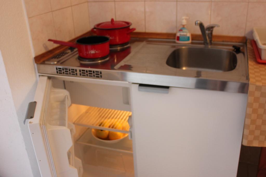 Apartments Toni Trogir Room photo