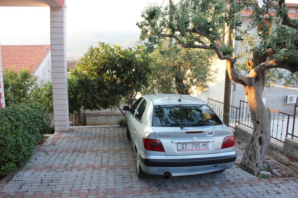 Apartments Toni Trogir Room photo