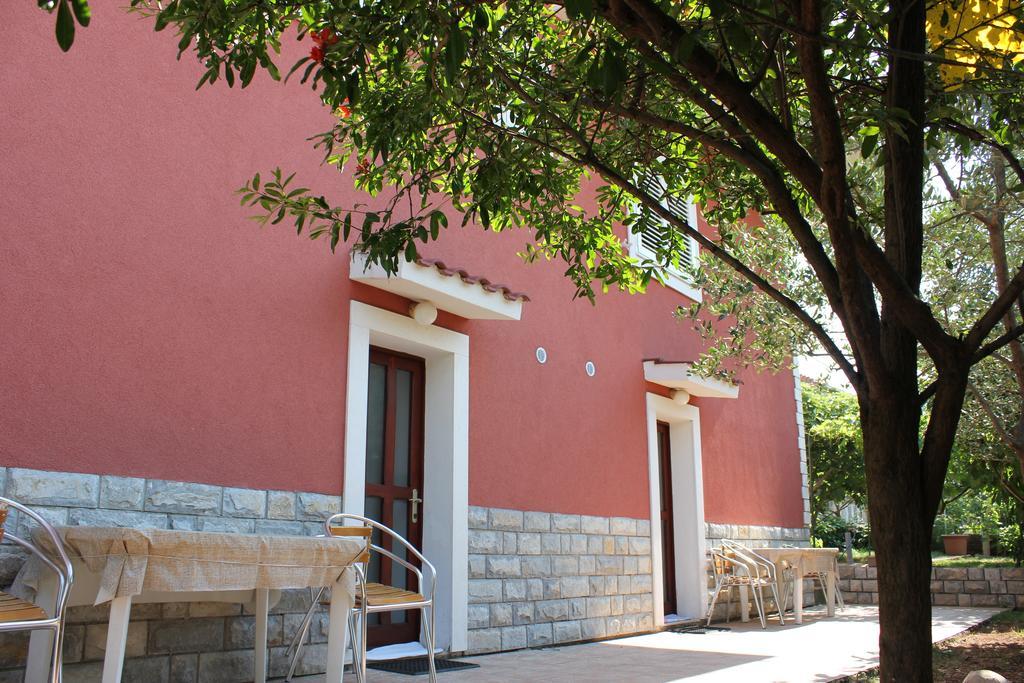 Apartments Toni Trogir Room photo